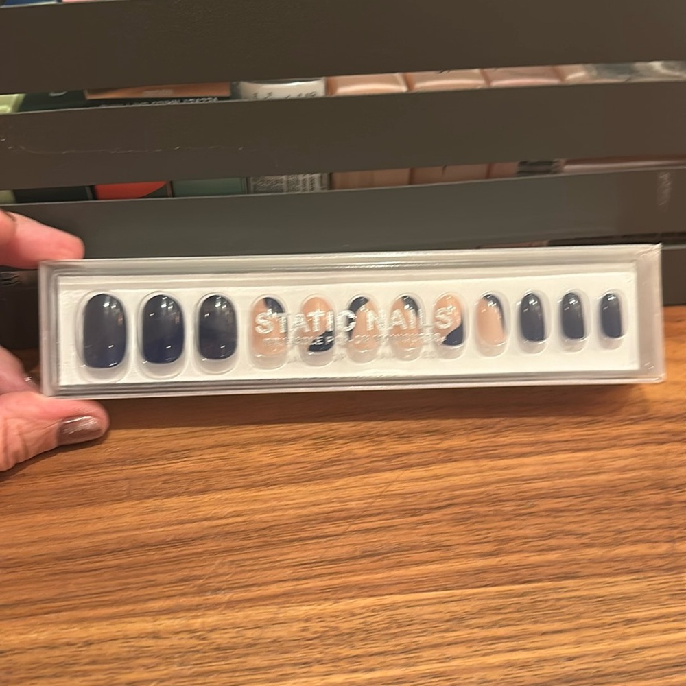 Static Nails Press-ons - Front Row/Round